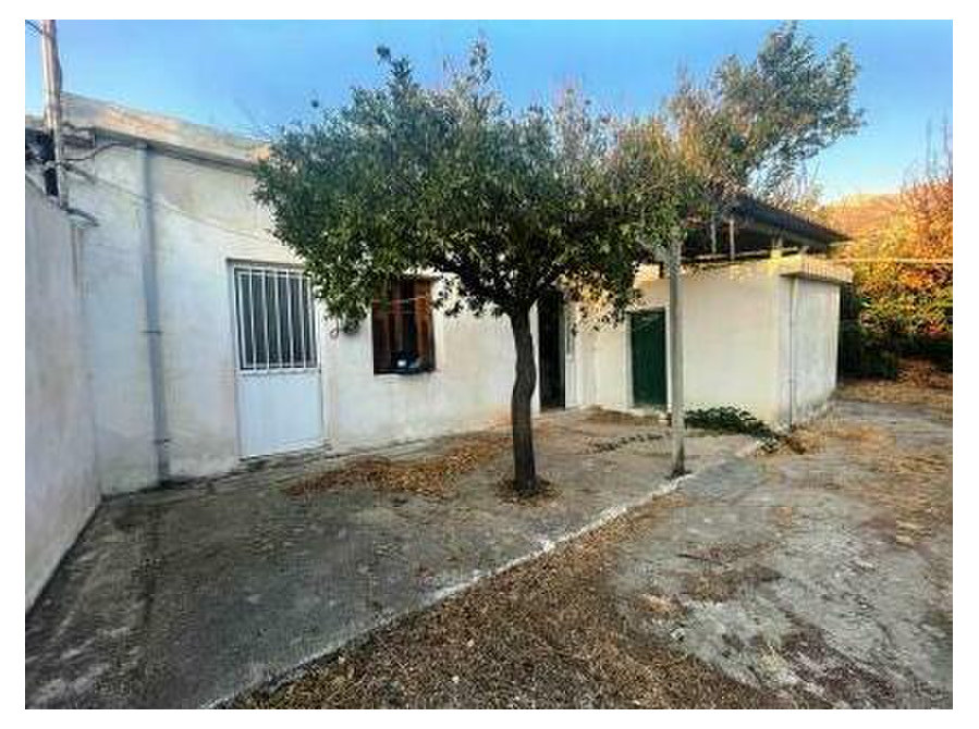 Pano Chorio- Ierapetra: House in need of renovation 4km from - Maisons